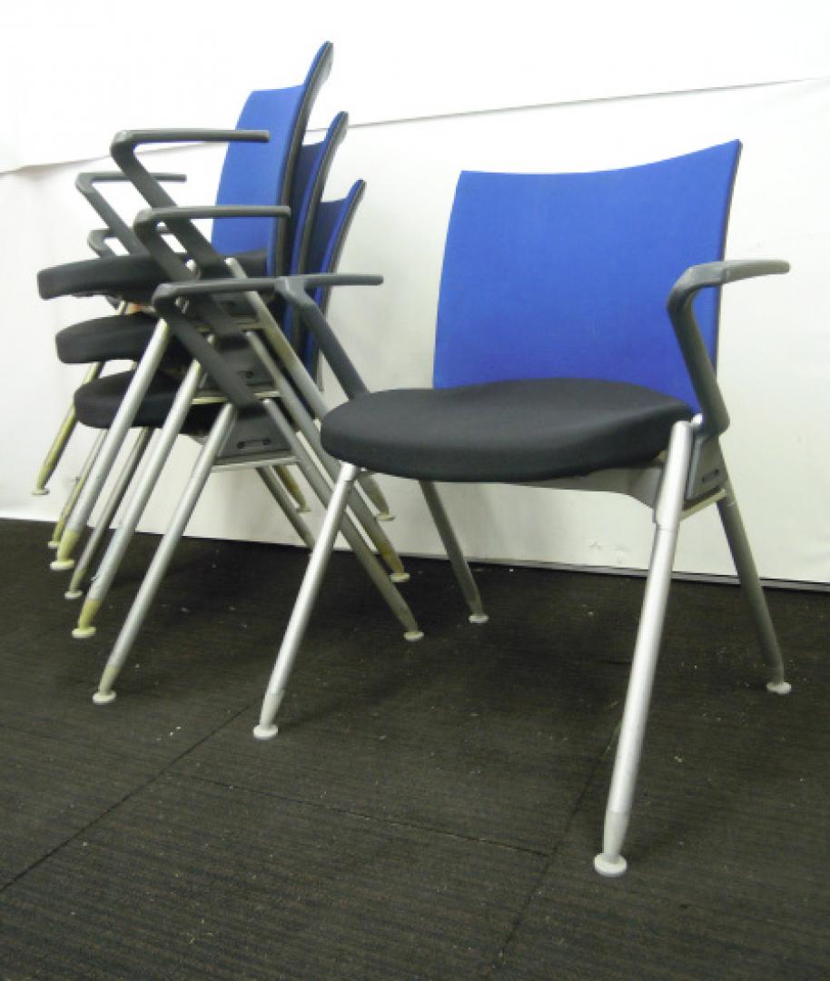 【11脚入荷！状態良好！】内田洋行製　ＭＸ-340シリーズ　肘付きミーティングチェア　マリンブルー　スタッキングチェア　
                        MX-340
                                    中古
            