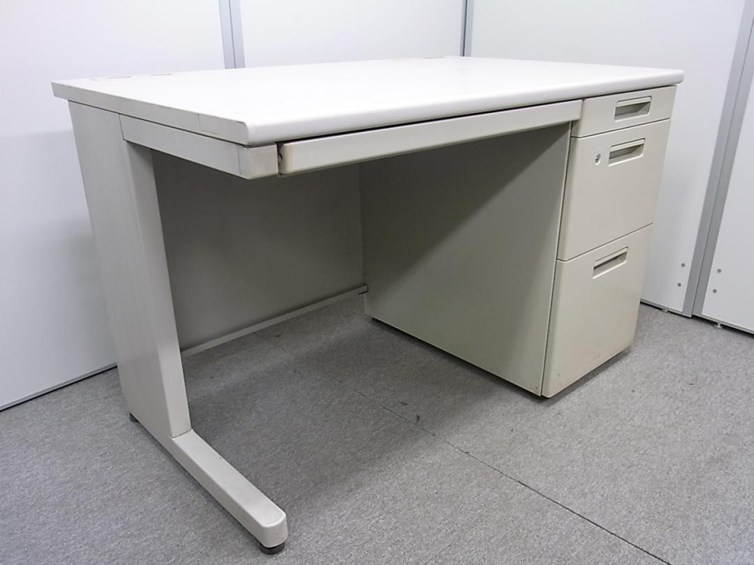 【型落ち品の為お安くなってます！】片袖机　事務机　幅1100ｍｍ　コクヨ　ＢＳシリーズ
                        ＢＳ
                                    中古
            