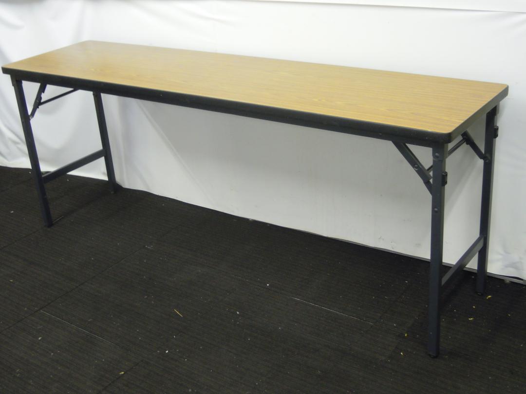 【大量50台入荷！】折り畳みテーブル　会議用テーブル　幅1800mm 奥行き450mm 木目調天板　
                        
                                    中古
            