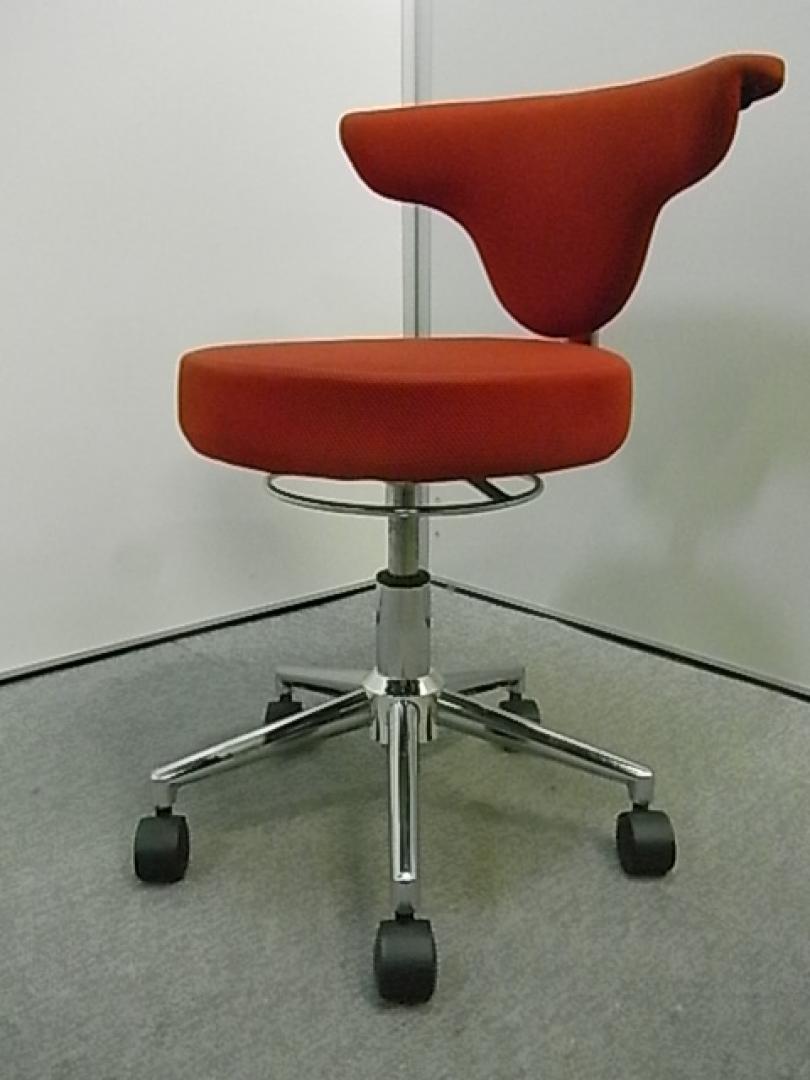 丸イス■　レッド　〜背もたれ付〜【中古　オフィス家具　チェア　イス】
                        
                                    中古
            