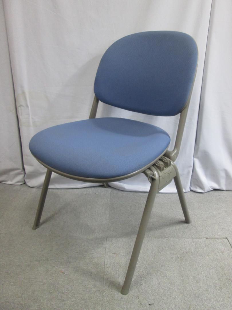 【座面クッションふかふかシリーズ】スタッキングチェア｜ブルー
                        
                                    中古
            
