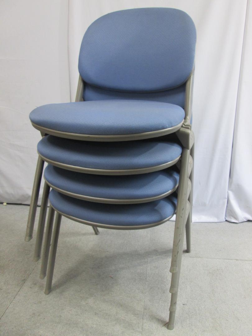 【座面クッションふかふかシリーズ】スタッキングチェア４脚セット｜ブルー【セット】
                        
                                    中古
            