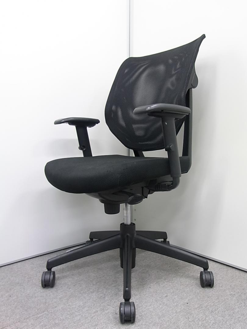 【人気のメッシュ】ＰＬＵＳ製　パフォーマチェア　肘付　■シンプル＆メッシュチェア
                        
                                    中古
            