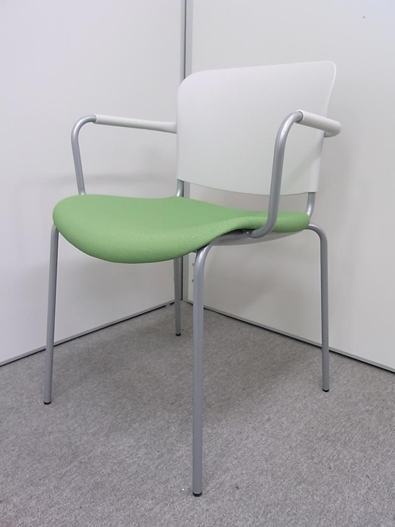【状態良好】【製造年2014年】ミーティングチェア　スタッキングタイプ　肘付
                        Fitona/フィトナシリーズ
                                    中古
            