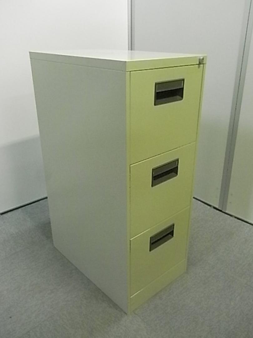 Ａ4ファイルキャビネット■　ニューグレー　3段　鍵付　〜Ａ４ファイルの収納に！〜
                        
                                    中古
            