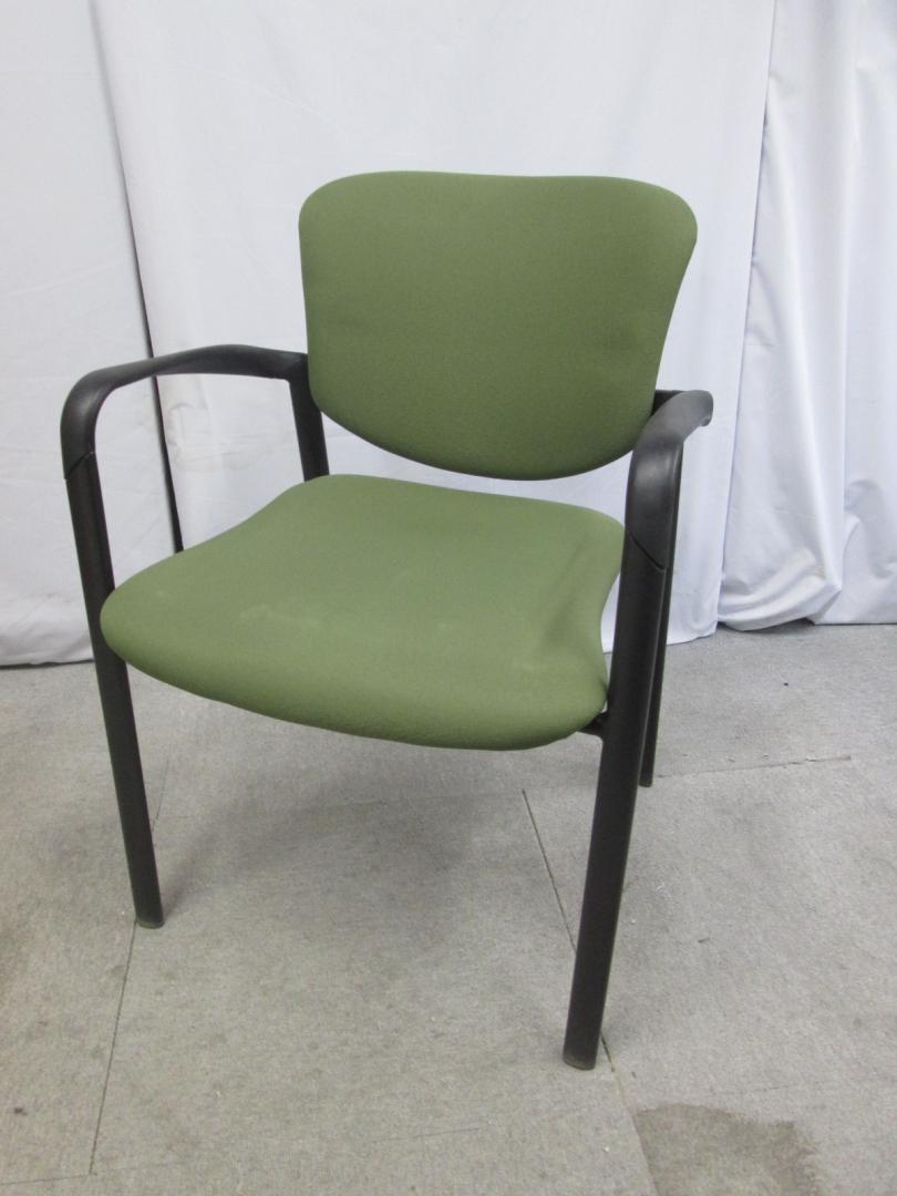 ヘイワース製肘当て付きスタックチェア
                        
                                    中古
            