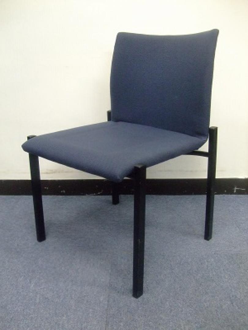 クッション柔らか！オフィス家具らしくないスタッキングチェアです！
                        
                                    中古
            