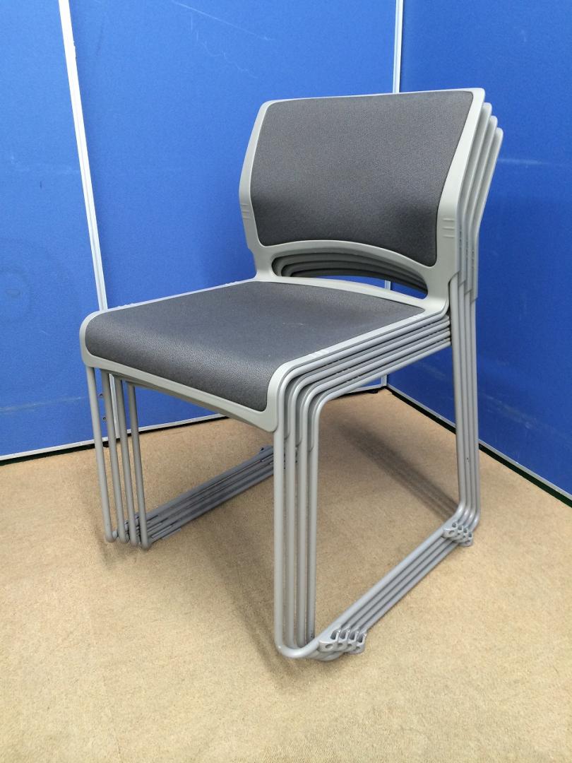 【状態良好】スタッキングチェア（４脚１セット）・シリーズ名：リット　
                        LITTO
                                    中古
            