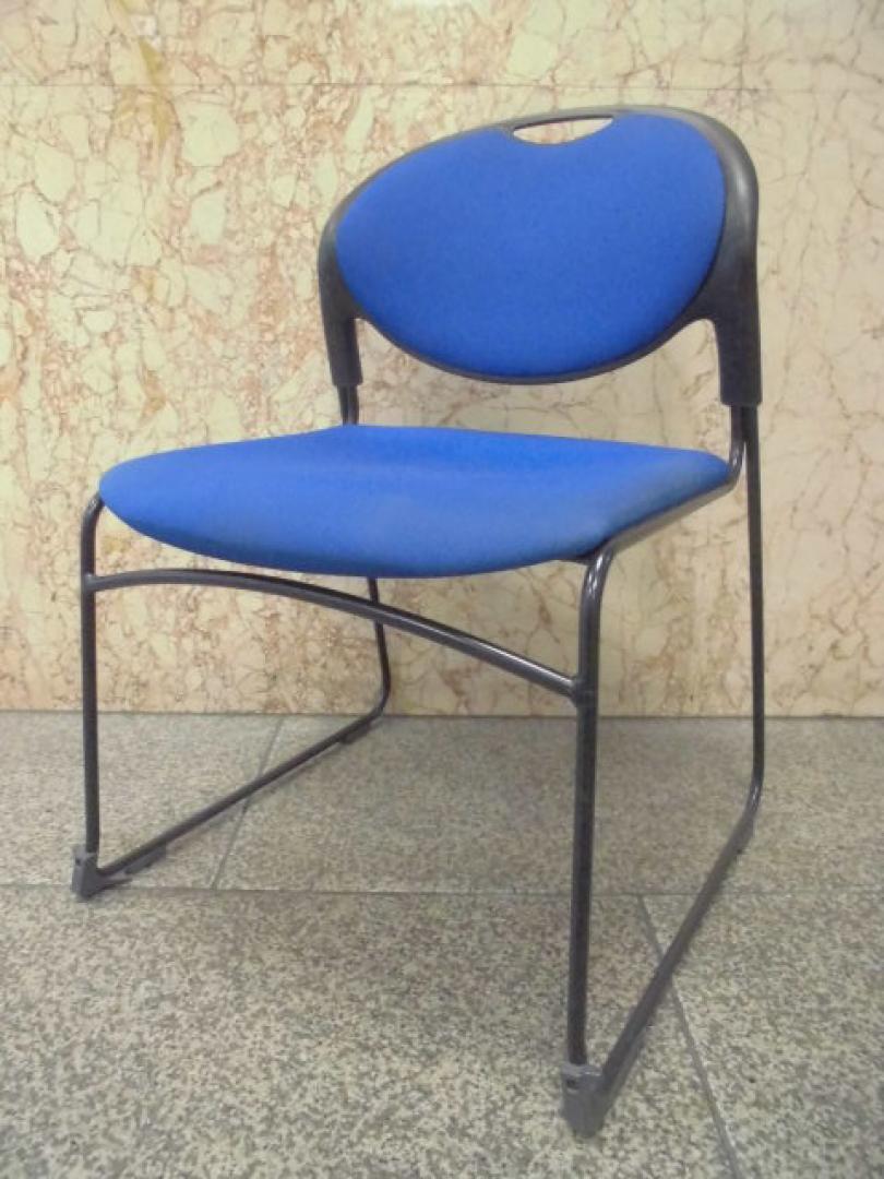 スタッキングチェア/イトーキ製/ロット入荷　重ねて収納　会議用スタッキングチェア
                        
                                    中古
            