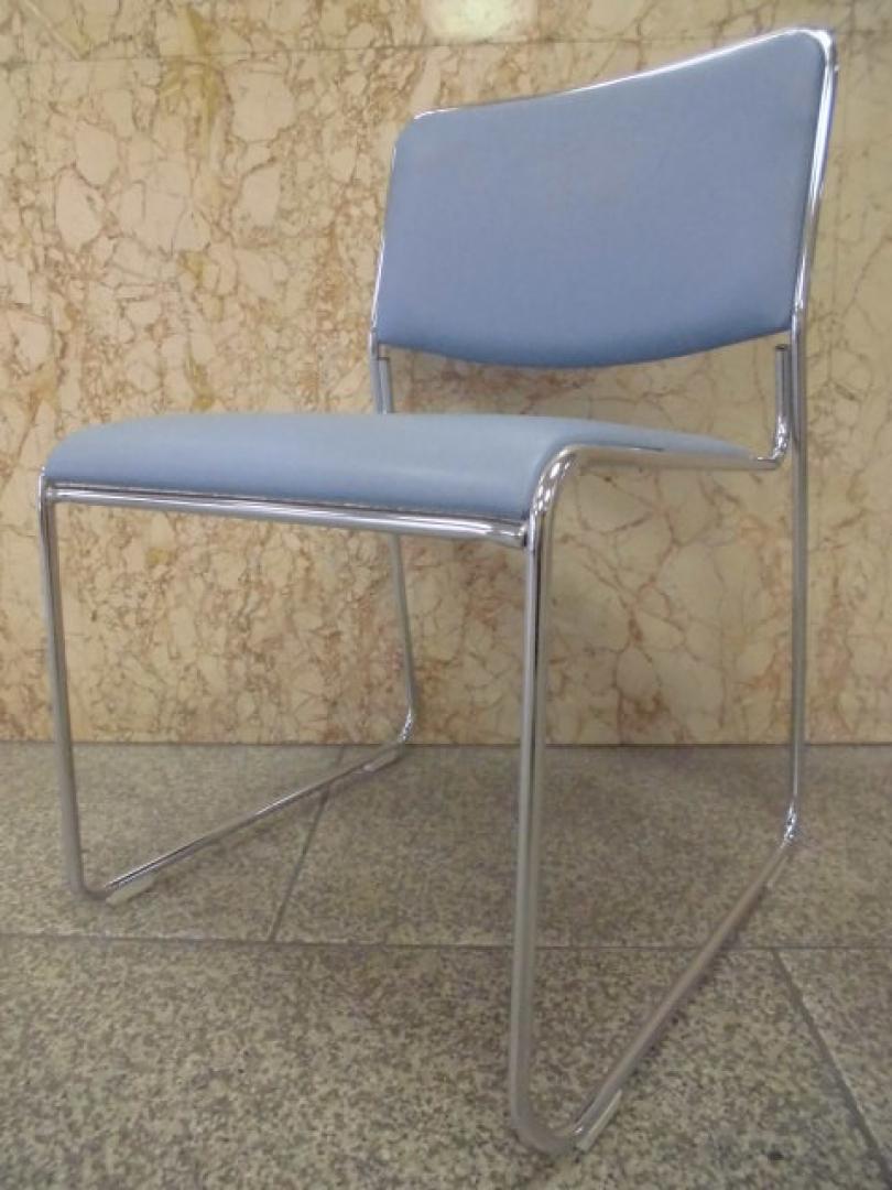 早い者勝ちです!　1脚限定特価!　ビニールレザーのスタッキング!!
                        
                                    中古
            