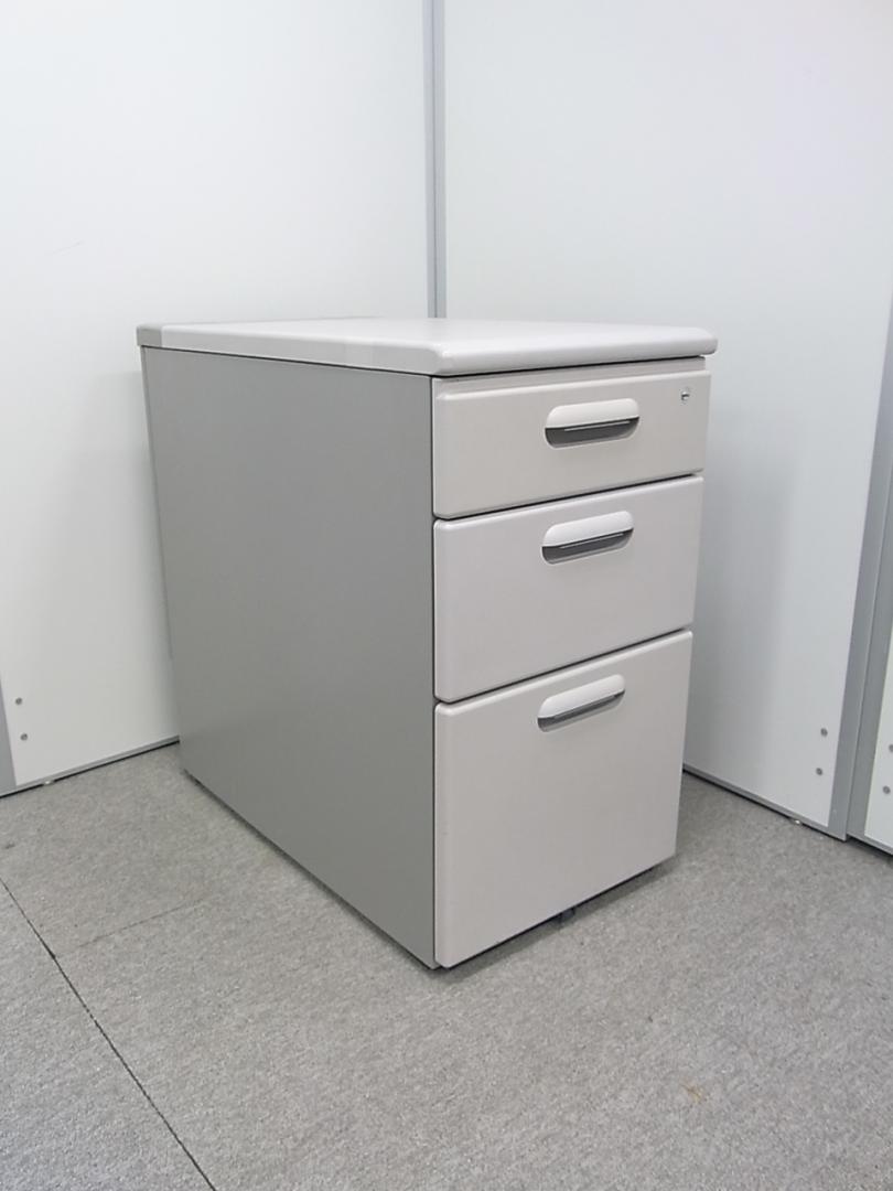 3段脇机　高さ700mm　イトーキ　ＣＲシリーズ
                        
                                    中古
            