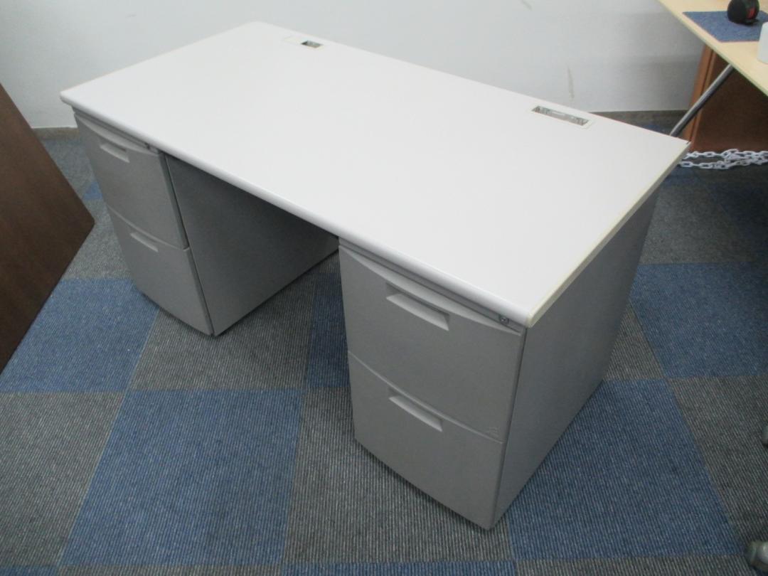 【左右引き出し２段タイプ】　イトーキ製　CZシリーズ　両袖机　【役員用としてもオススメです】【中古　事務用机　デスク】【おつとめ品】
                        
                                    中古
            