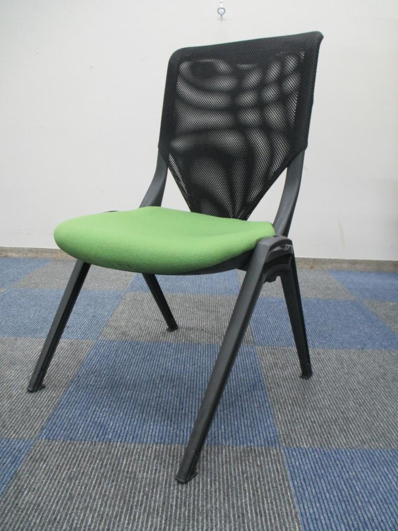 【ロット商品】【重ねて収納可能】　PLUS製　スタックチェア　【背もたれメッシュ地】【中古　会議用チェア　OAチェア】
                        
                                    中古
            