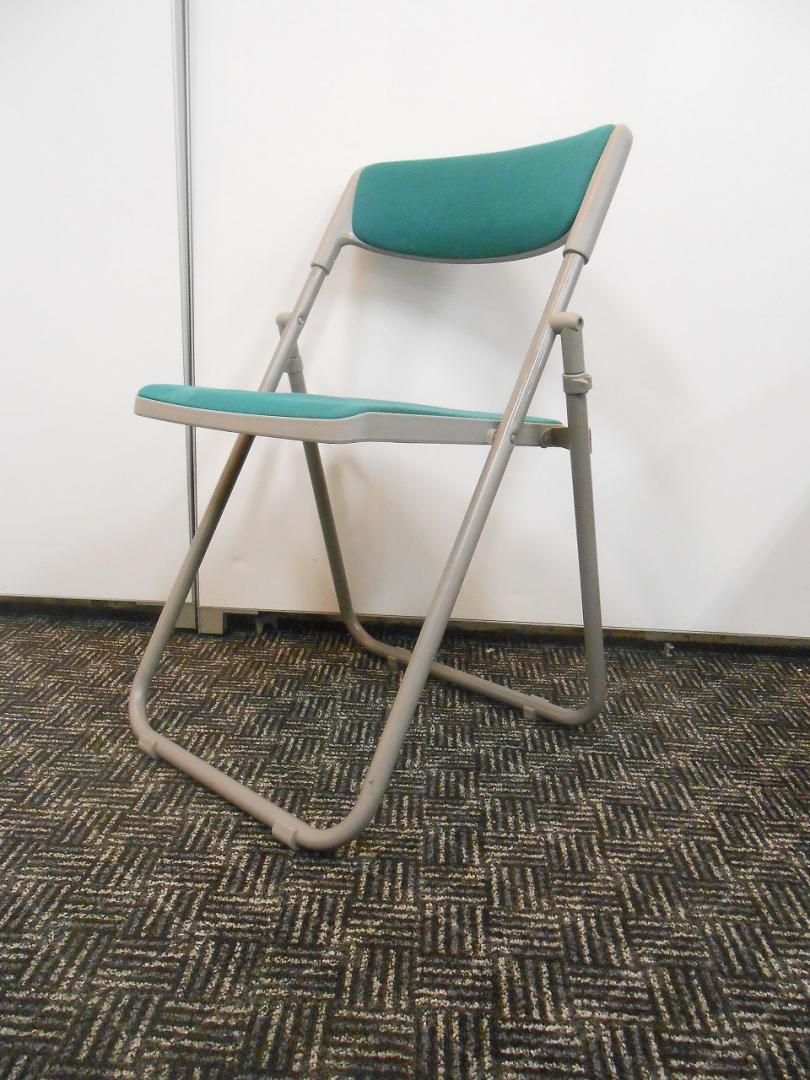 ■イトーキ製■ミーティングチェア■折り畳み式チェア■色：グリーン■ロット■揃いで入荷■１０脚揃い！■会議用スペースに！■
                        
                                    中古
            