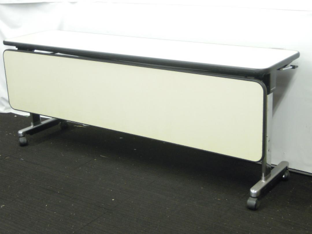 【3台入荷！】岡村製作所製　サイドスタックテーブル　フォールディングテーブル　幅1800　奥行450タイプ　　幕板つき
                        
                                    中古
            