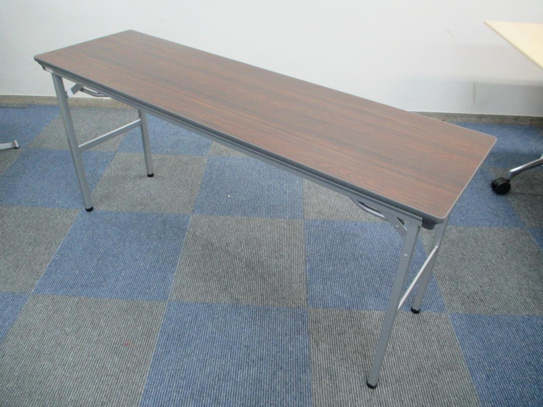 【状態良好品】　オカムラ製　折り畳みテーブル　
                                    中古
            
