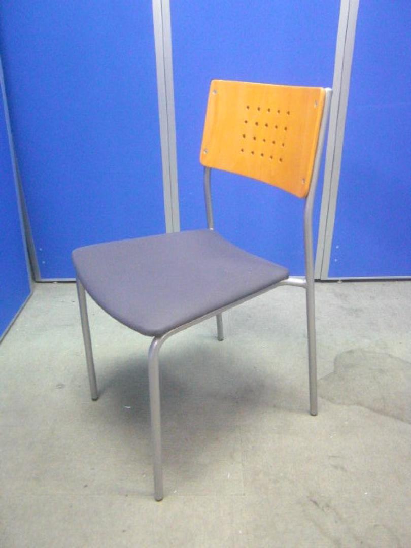 見た目もおしゃれな、カフェチェア
                        
                                    中古
            