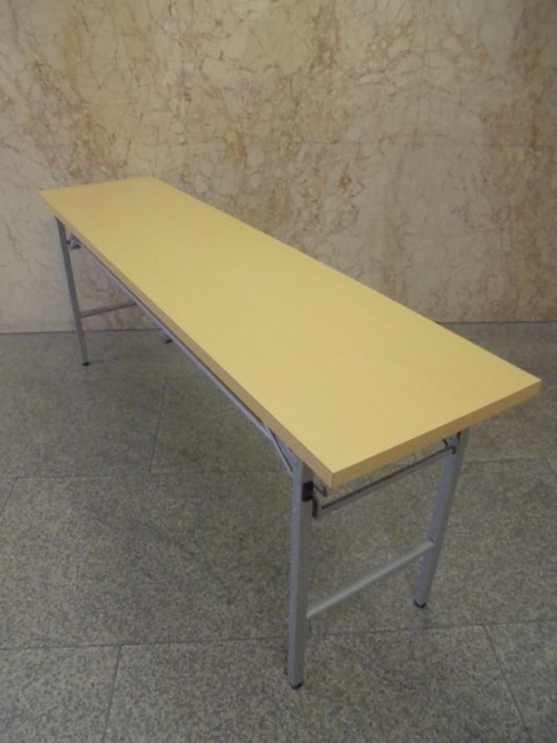 折り畳めて便利　会議用テーブル
                        
                                    中古
            