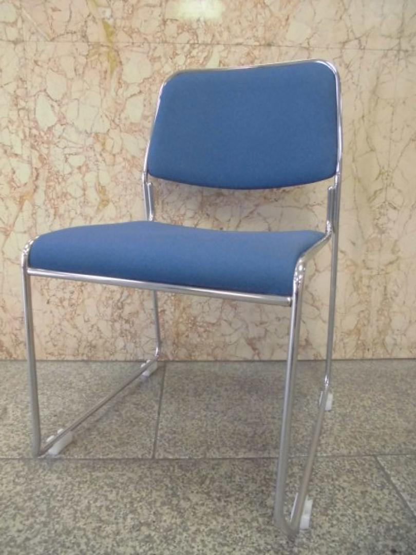 ロット入荷　状態良好　スタッキングチェア
                        
                                    中古
            