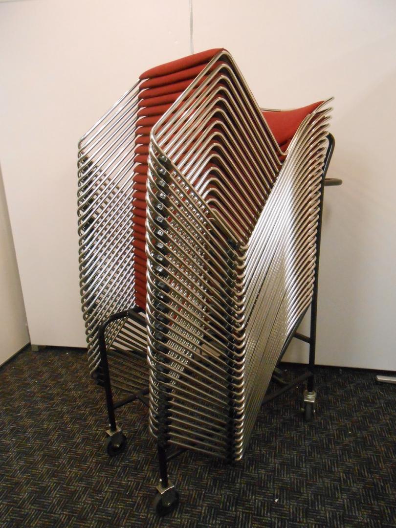 ■会議用チェア■スタッキングチェア■イトーキ製■色：レッド■セミナー、会議室、応接室に最適です！■数が揃います！　【ロット】
                        
                                    中古
            