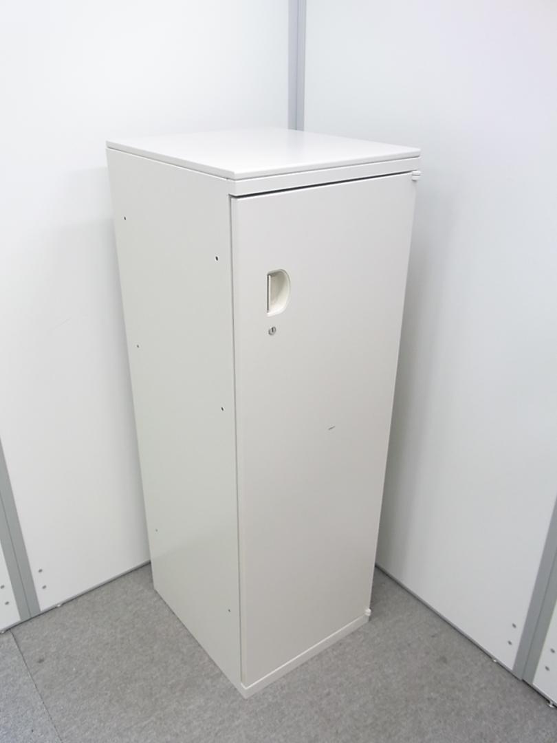 【状態良好】片開き書庫　Ａ４ファイル３段収納　【デッドスペースの有効活用に便利！】
                        ＳＡ
                                    中古
            