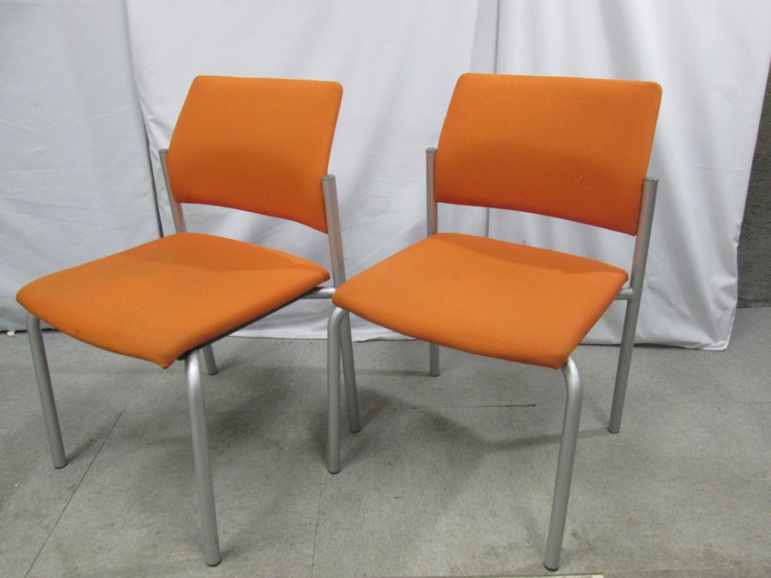 【使えればいいやシリーズ】重ねて収納｜オレンジ｜スタックチェアお得な2脚セット【セット商品】
                        
                                    中古
            
