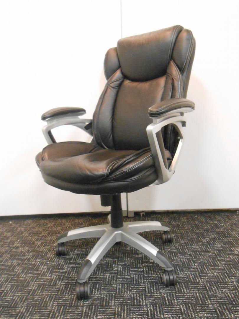 ■　肘付ハイバックチェア
                        
                                    中古
            