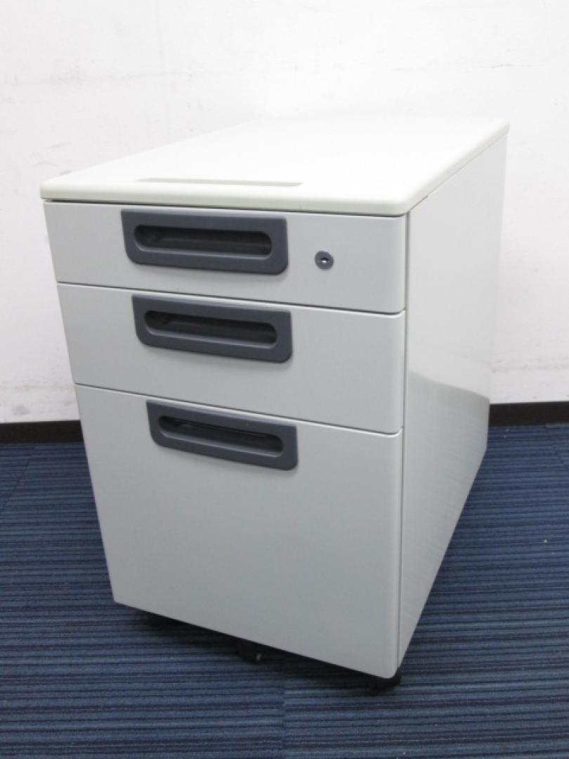 【キャビネット】人気の3段ワゴン　プラス製のＬＡシリーズ
                        ＬＡシリーズ
                                    中古
            