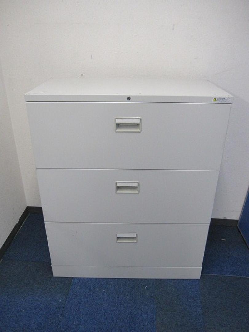 【3段ラテラルキャビネット】みなさんのオフィスにも必ず必要な定番書庫シリーズ。
                        ■42シリーズ
                                    中古
            