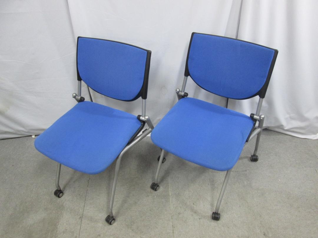 オカムラ製ネスティングチェア　不要な時は重ねて収納できます！　キャスター付きで移動も楽々！　お得な2脚セット商品　【セット商品】
                        
                                    中古
            