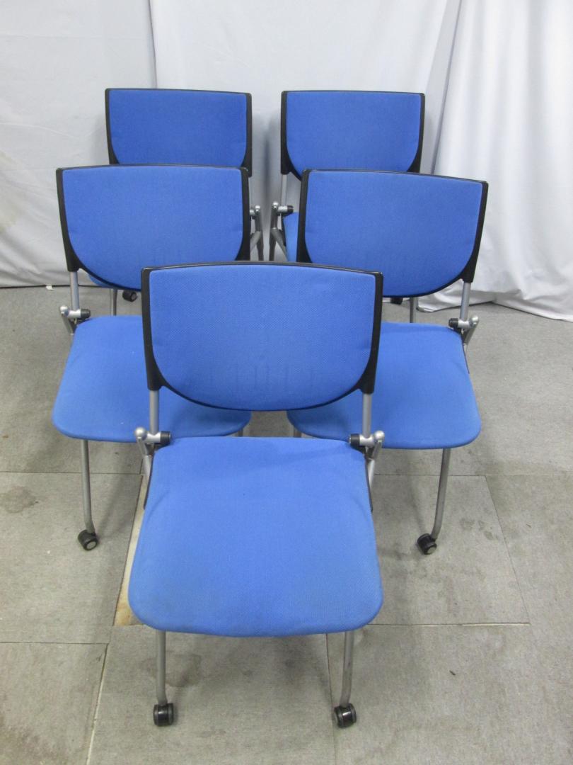 オカムラ製ネスティングチェア　不要な時は重ねて収納できます！　キャスター付きで移動も楽々！　お得な5脚セット商品　【セット商品】
                        
                                    中古
            