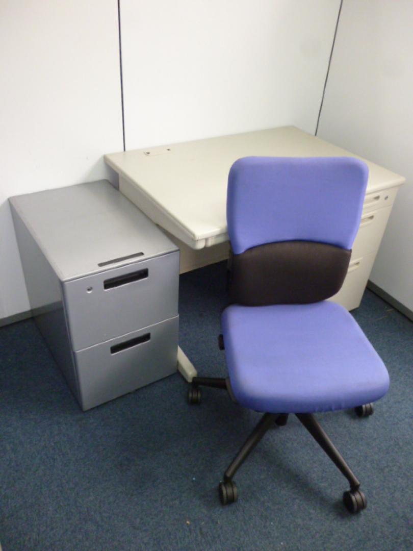 片袖机・ワゴン・チェアの３点セットです☆

                        
                                    中古
            