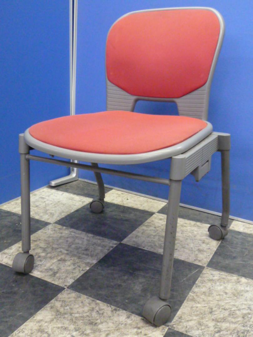 【状態良好】ミーティングチェア■キャスター付き■ローズレッド■会議・催事用に■休憩室等にも
                        グレベア（Grebear）　ミーティングチェア
                                    中古
            