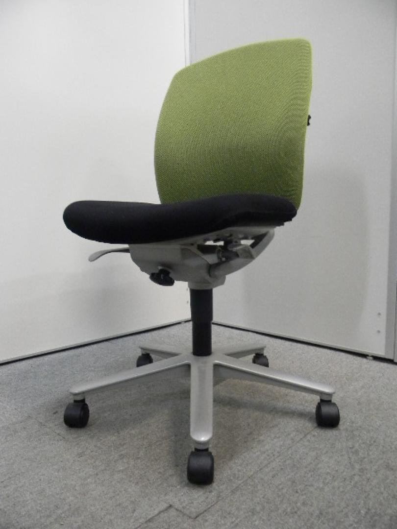 【おつとめ品】肘無しチェア  ■【人気シリーズ】
                        CAST（キャスト）
                                    中古
            