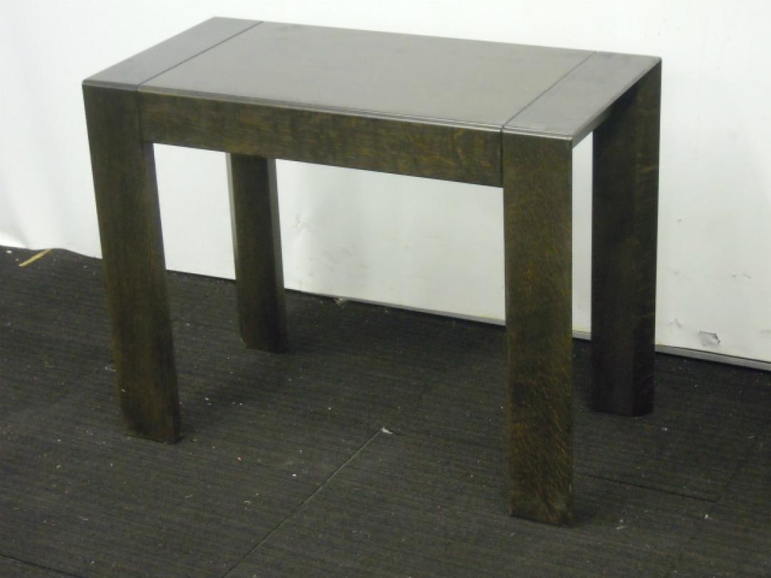 【1台入荷！】岡村製作所　サイドテーブル　応接テーブル　木製テーブル　幅700　奥行350　高さ540【木製品のため使用感あるため特価処分】【おつとめ品】
                        LITERA リテラ
                                    中古
            