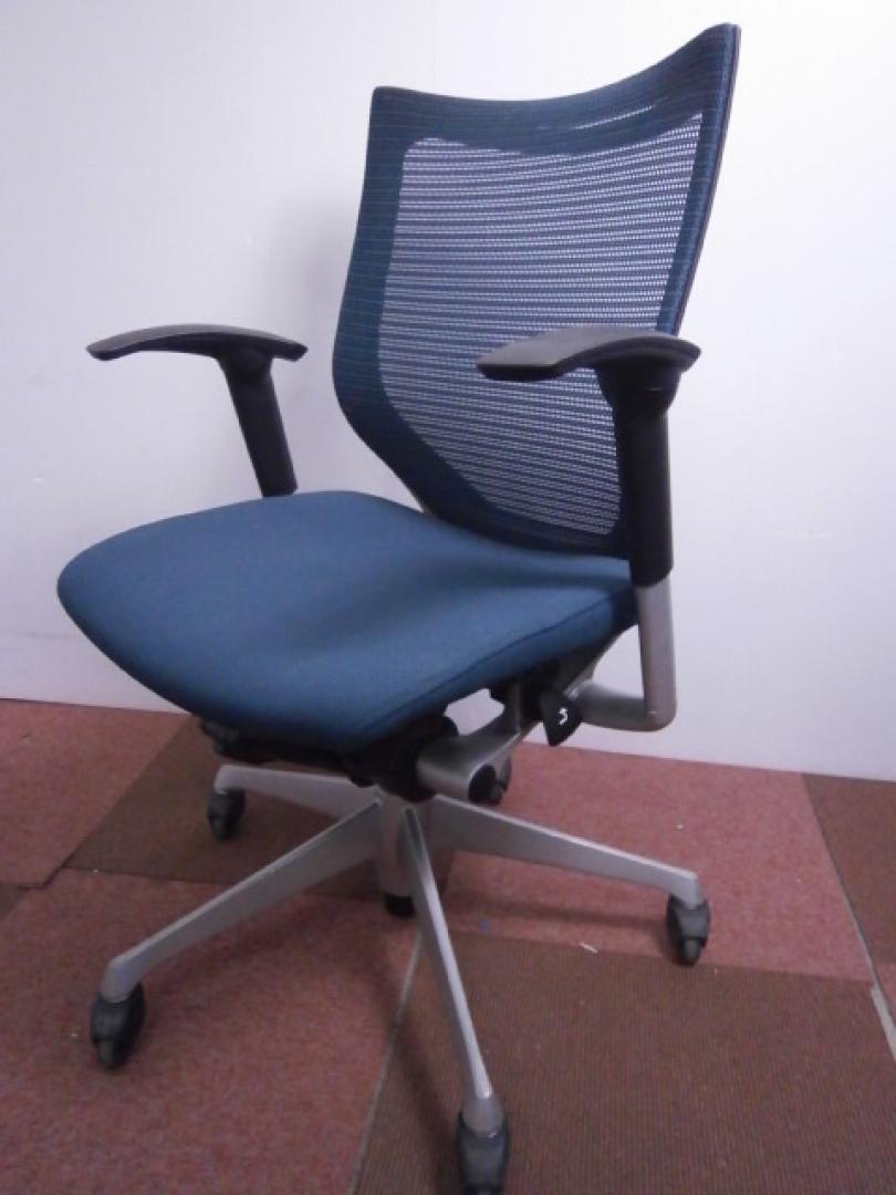 オカムラ｜バロンチェア｜肘付｜ゴムキャスター
                        バロン
                                    中古
            