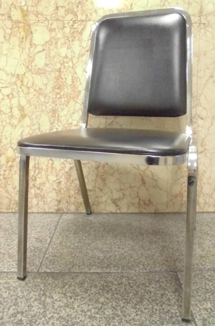 脚部に錆あり!
「そんなん気にしねーぜ」って方に贈るご奉仕品!!
                        
                                    中古
            