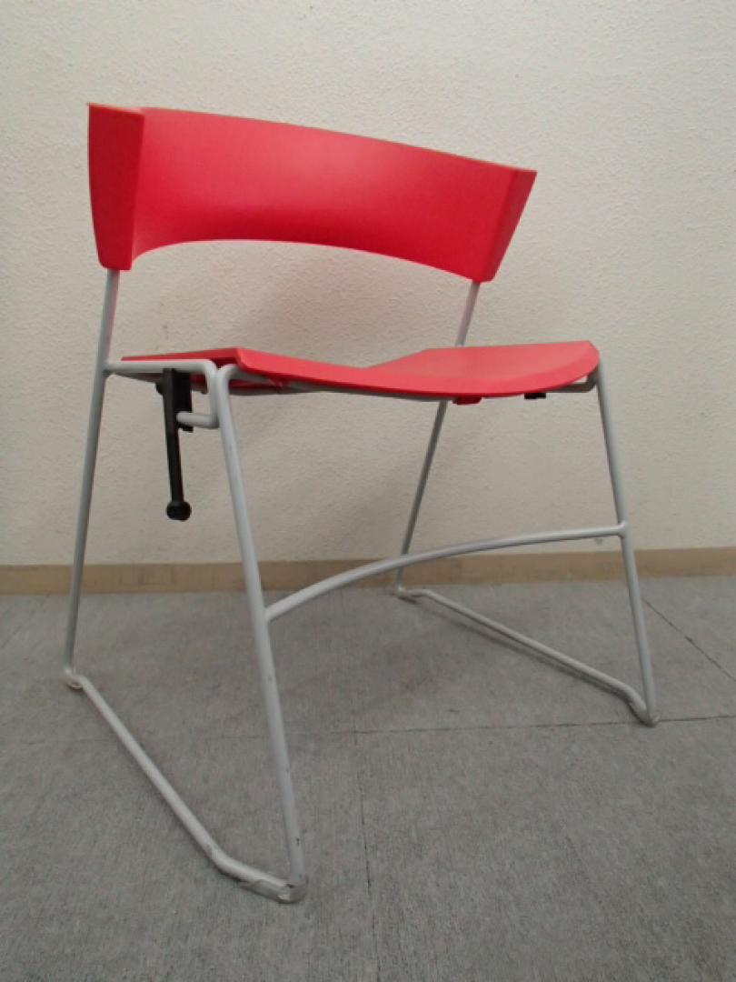 【緊急値下げ】スタッキングチェア｜レッド｜デザイン性抜群！
                        12　トゥエルブチェア　レッド 
                                    中古
            