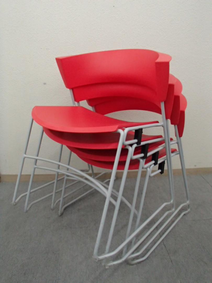 【緊急値下げ】スタッキングチェア｜レッド｜デザイン性抜群！｜4脚セット
                        12　トゥエルブチェア　
                                    中古
            