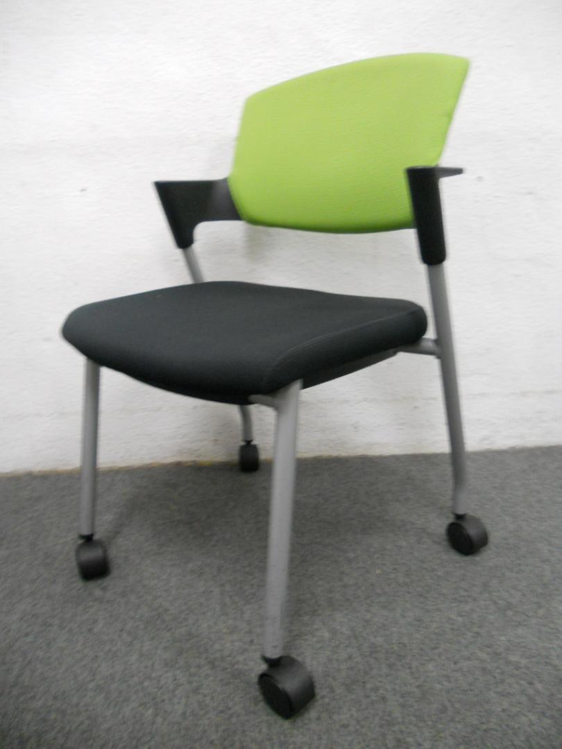 ■スタッキングチェア　■キャスター付　■ライムグリーン　■コクヨ　■プロッティシリーズ
                        Protty【プロッティ】
                                    中古
            