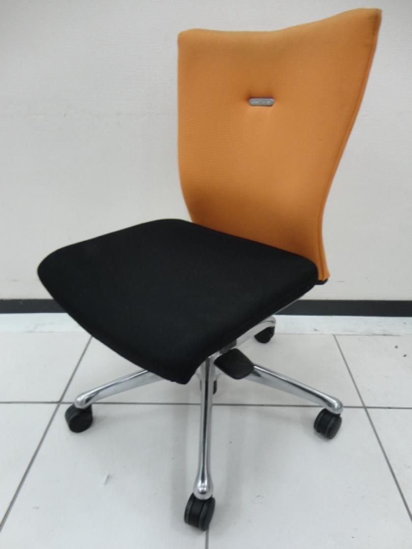 中古】フィーゴチェア オカムラ/okamura 肘無ミドルバックチェア