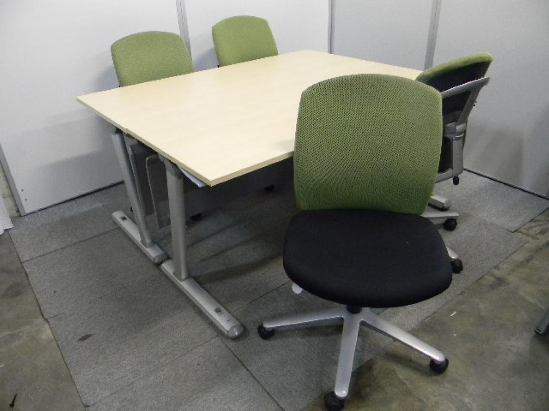 スタックテーブル　W1500 コクヨ製　２台 & 肘無しチェア ４脚 ウチダ製　CAST　ライトグリーン【セット商品】
                        
                                    中古
            