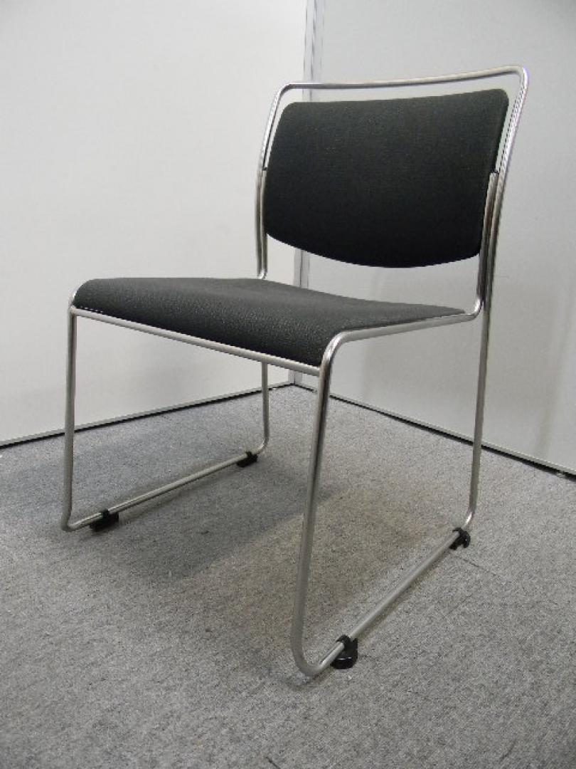 スタッキングチェア■　ブラック　〜シンプルな布張りチェア〜
                        
                                    中古
            