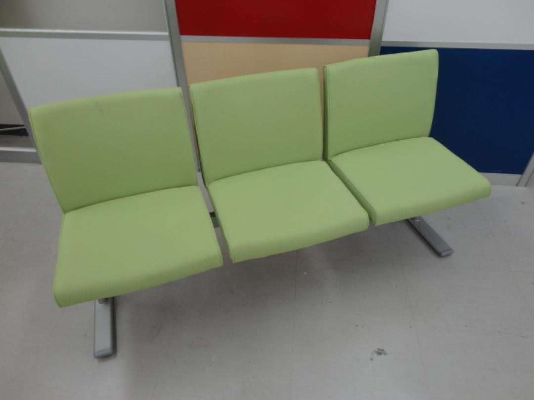 ロビーチェア　3人掛け用　
                        
                                    中古
            