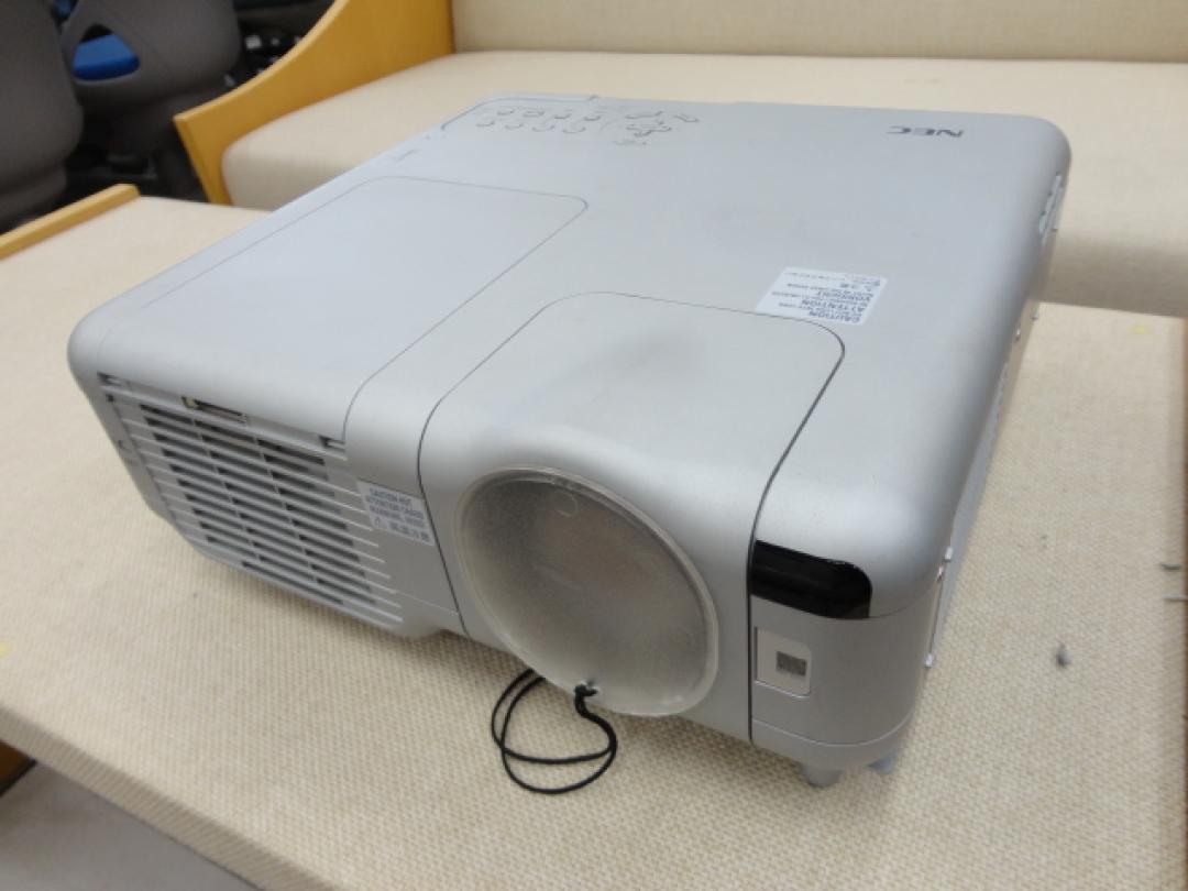中古プロジェクター本体｜NEC製・三原色液晶シャッタ投映方式
                        MT1065J
                                    中古
            