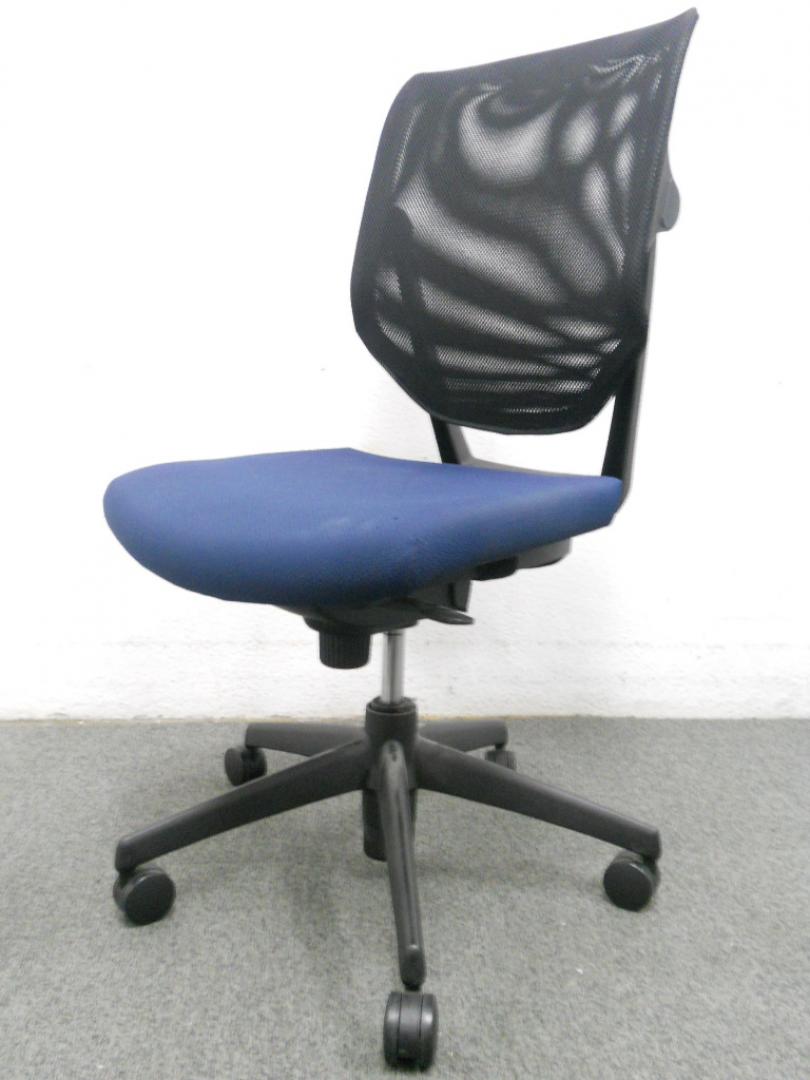  ■パフォーマチェア　■肘無　■ネイビー　■ＰＬＵＳ（プラス）【メッシュチェア】 
                        パフォーマ
                                    中古
            