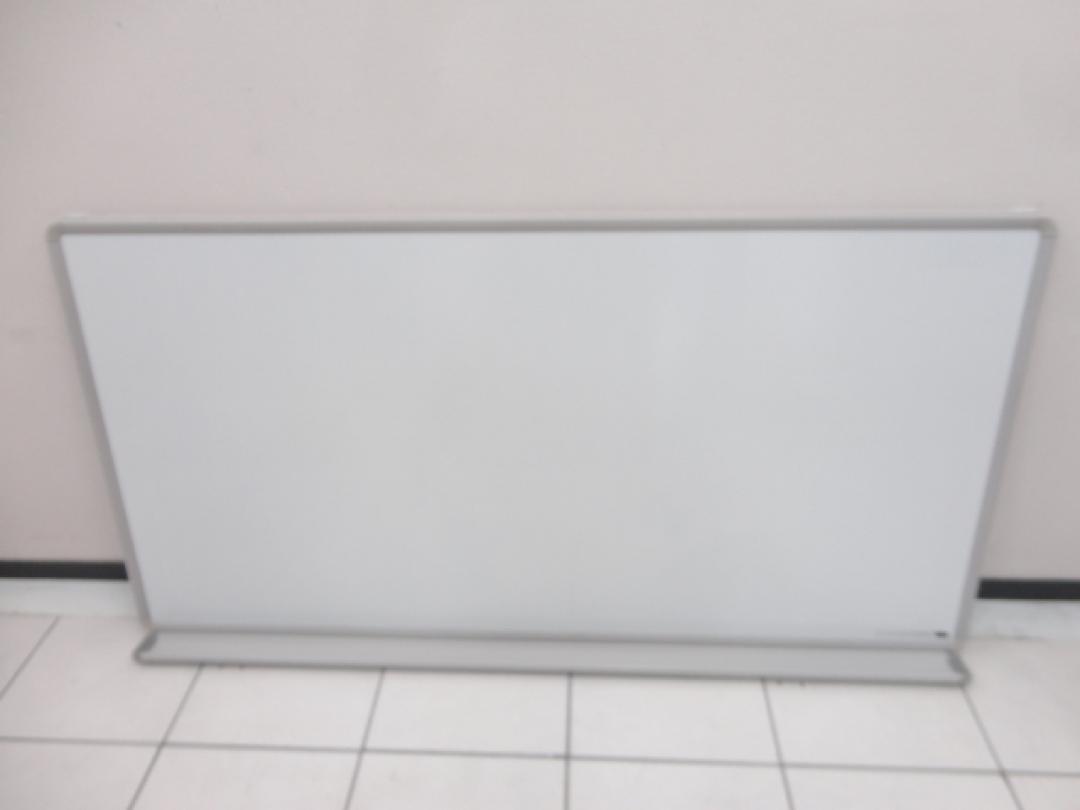 ホワイトボード　壁掛け用　幅1800タイプ
                        
                                    中古
            