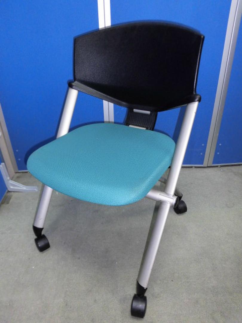 重ね合わせ可能｜リクライニング付｜キャスター付｜
                        コルサチェア　背：樹脂タイプ
                                    中古
            