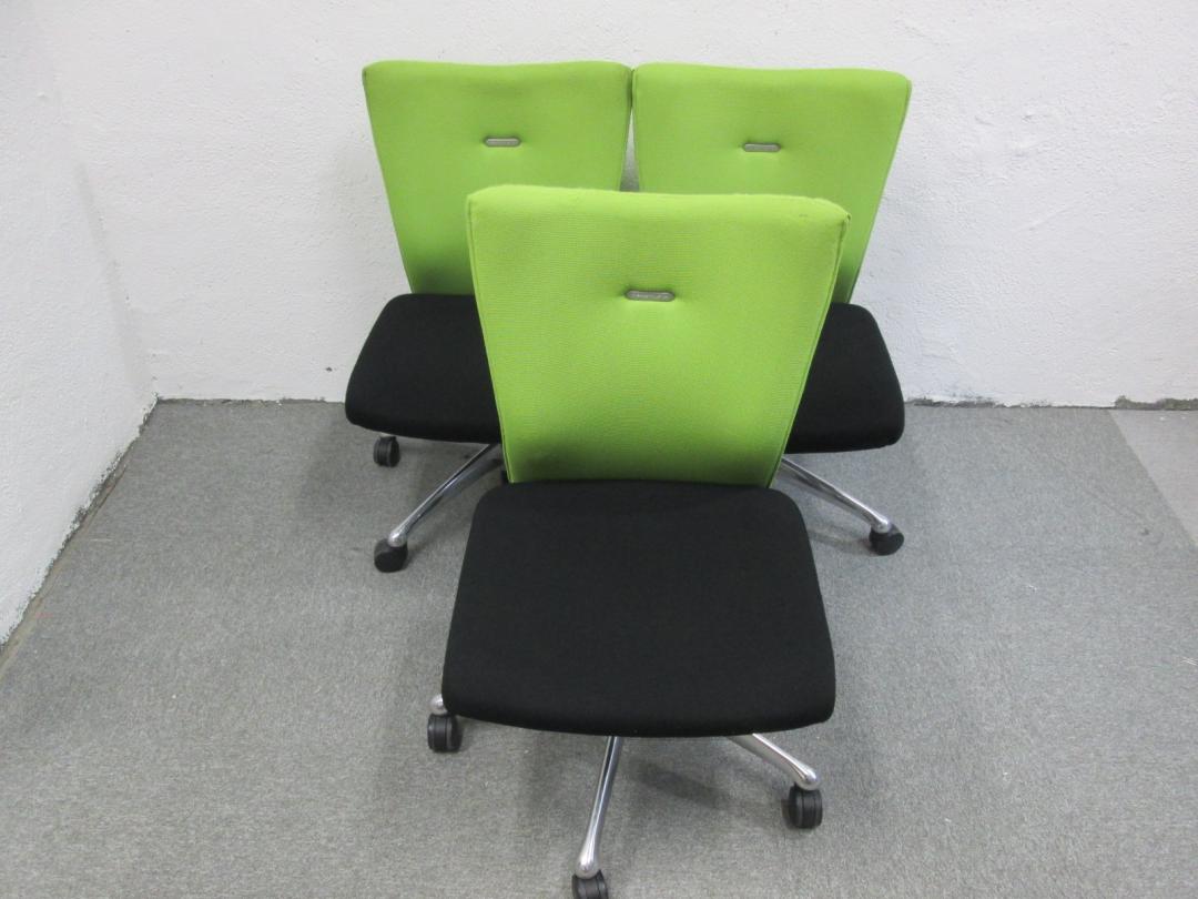 通常価格の10％ＯＦＦ岡村製作所製feego ミドルバック　サイドファスナータイプ　ブラック×ライムグリーン　お得な3脚セット商品【セット商品】
                        
                                    中古
            