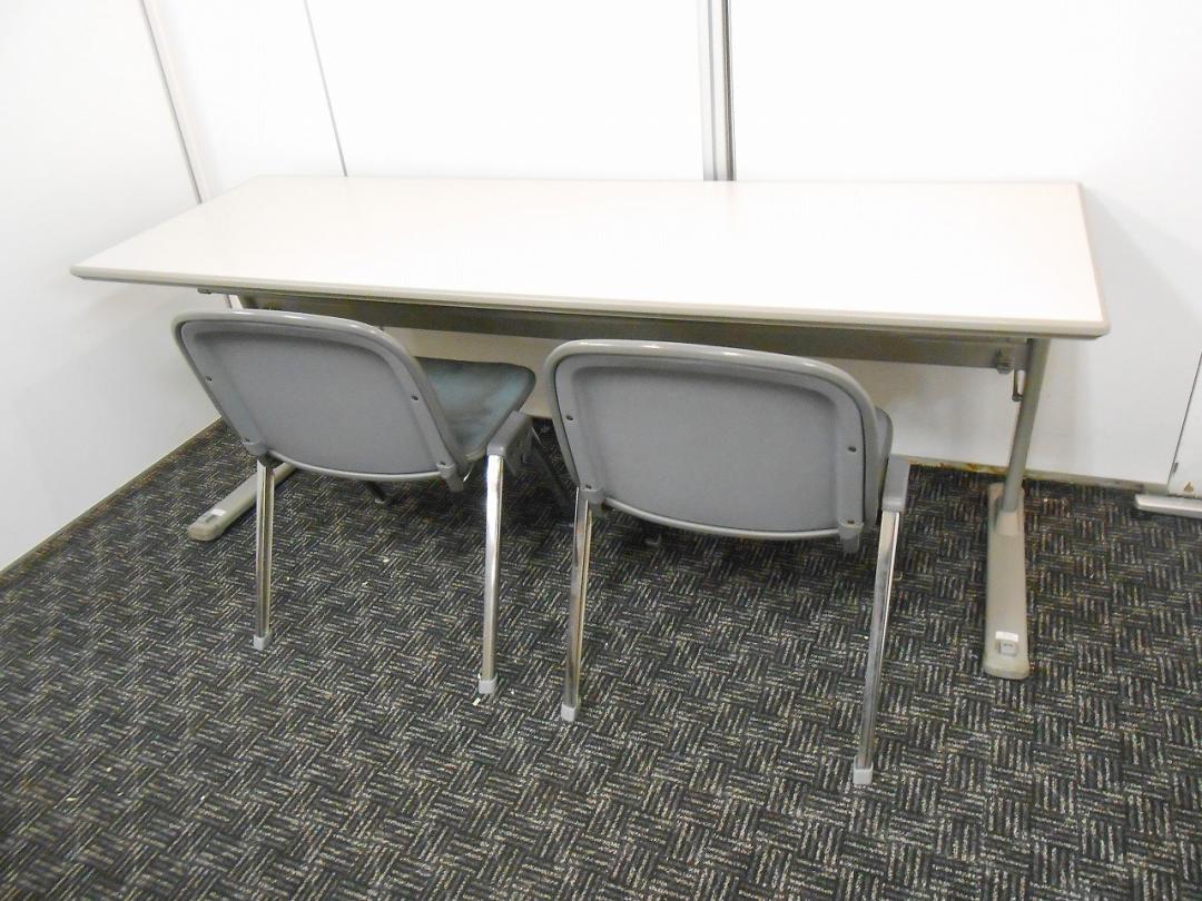 【セット商品】　サイドスタックテーブル＋スタッキングチェア×２脚セット　■　セミナールームにおすすめ
                        
                                    中古
            